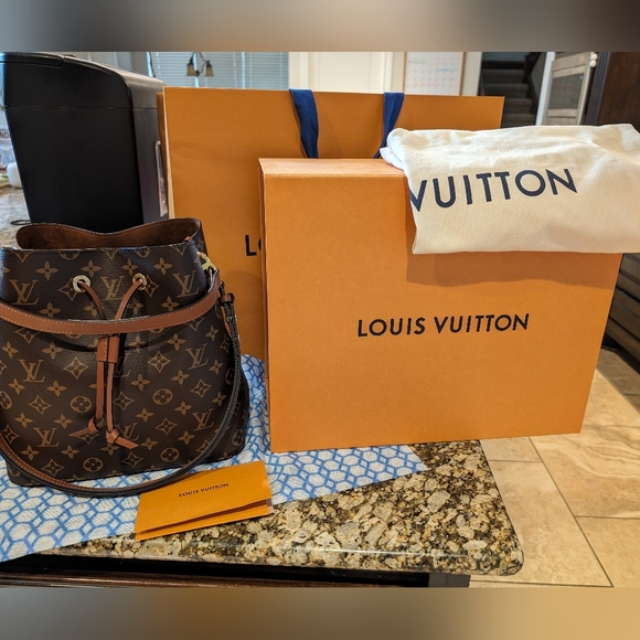 Louis Vuitton LV Canvas Neo Noe Caramel - gently used and priced to sell - Picture 11 of 16